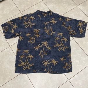 Tommy Bahama Mens button down shirt. Tropical. Size XL. 100% silk. Palm trees.